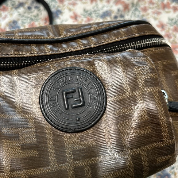 Fendi Fanny Pack cross body bag luxury casual sporty - Picture 7 of 9